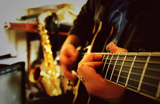Guitarra foto por Matt Clark