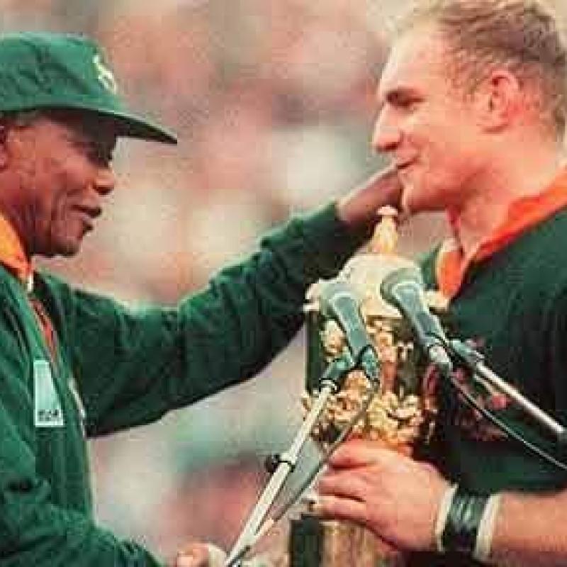 Leyenda de rugby sudafricana Francois Pienaar sobre el poder de la radio y los deportes