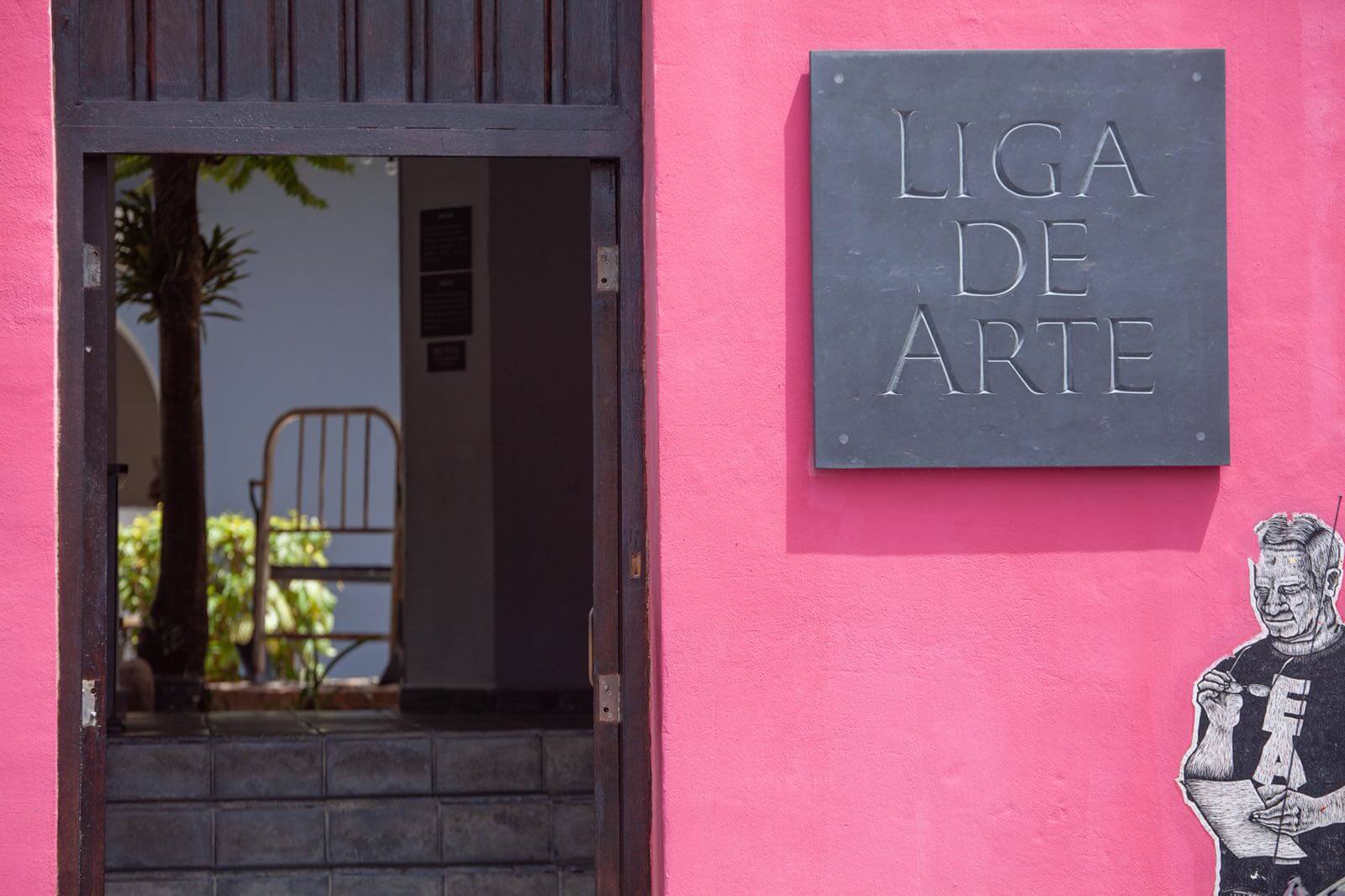 Entrada del edificio de la Liga de Arte de San Juan